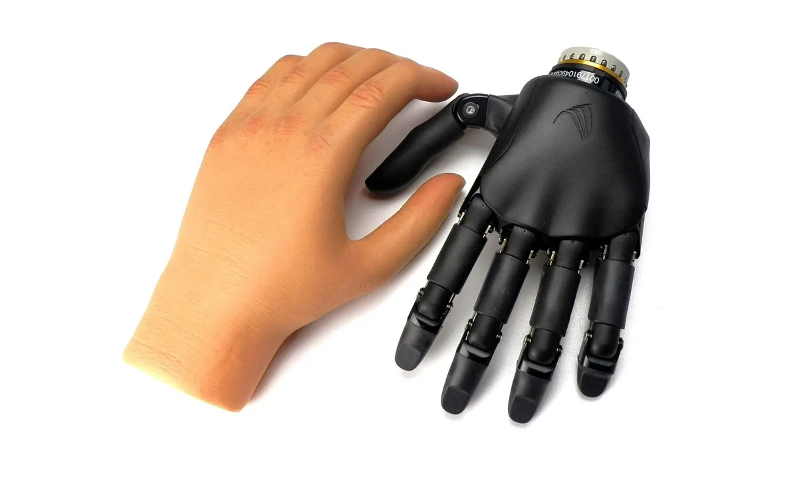 Hand prosthesis, robot and humanoid